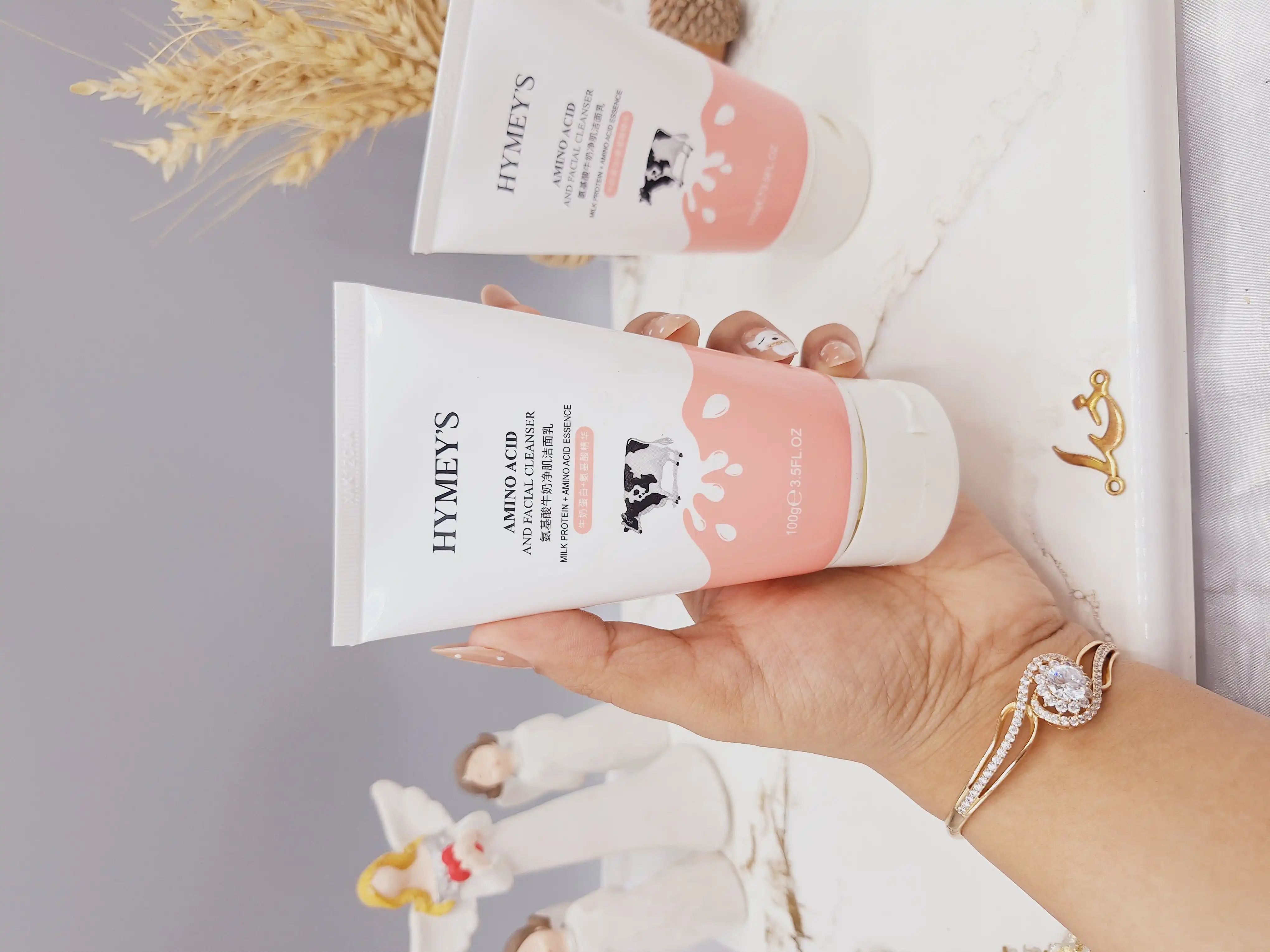 فوم شستشو صورت با عصاره شیر گاو HYMEYS کد XXM88966