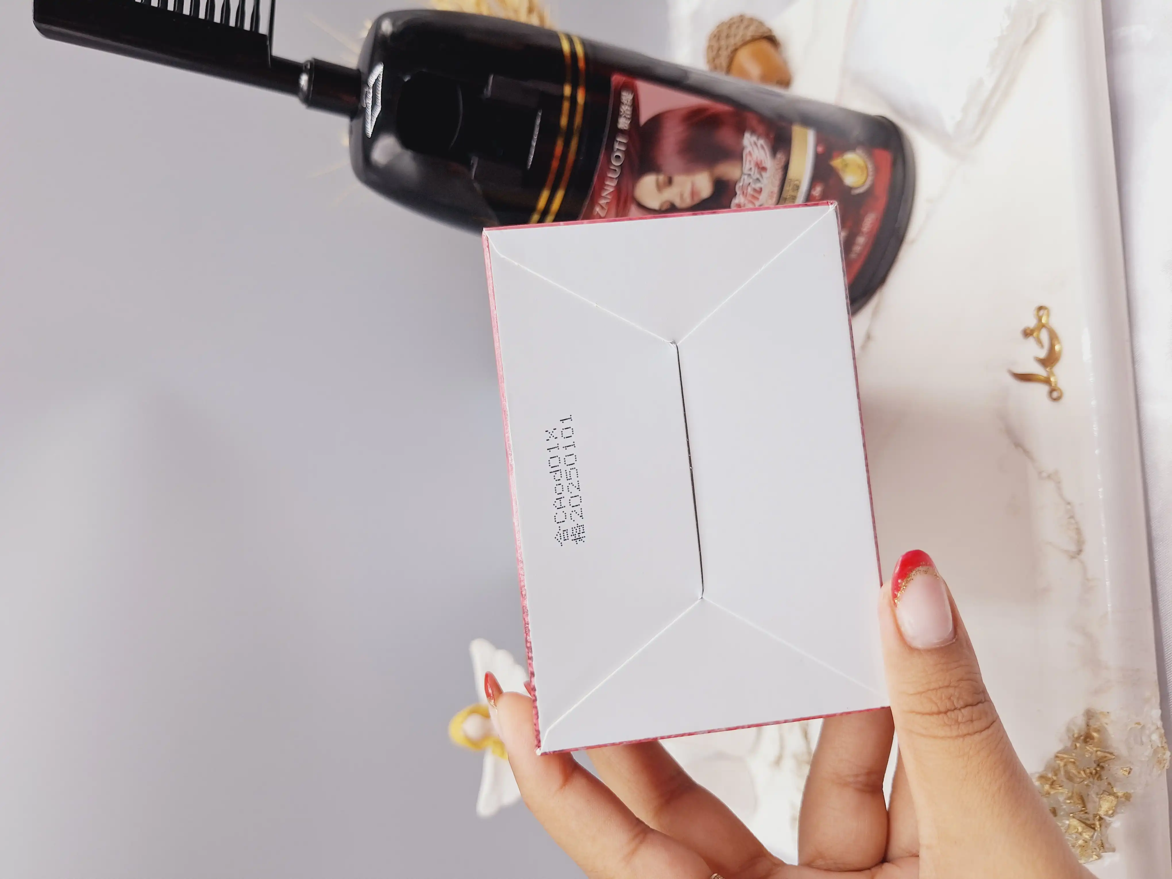 شانه رنگ مو (رنگ شراب قرمز) حجم 400 گرم کاملا طبیعی و گیاهی برند ‏ZANLUOTI‏ برند 100213