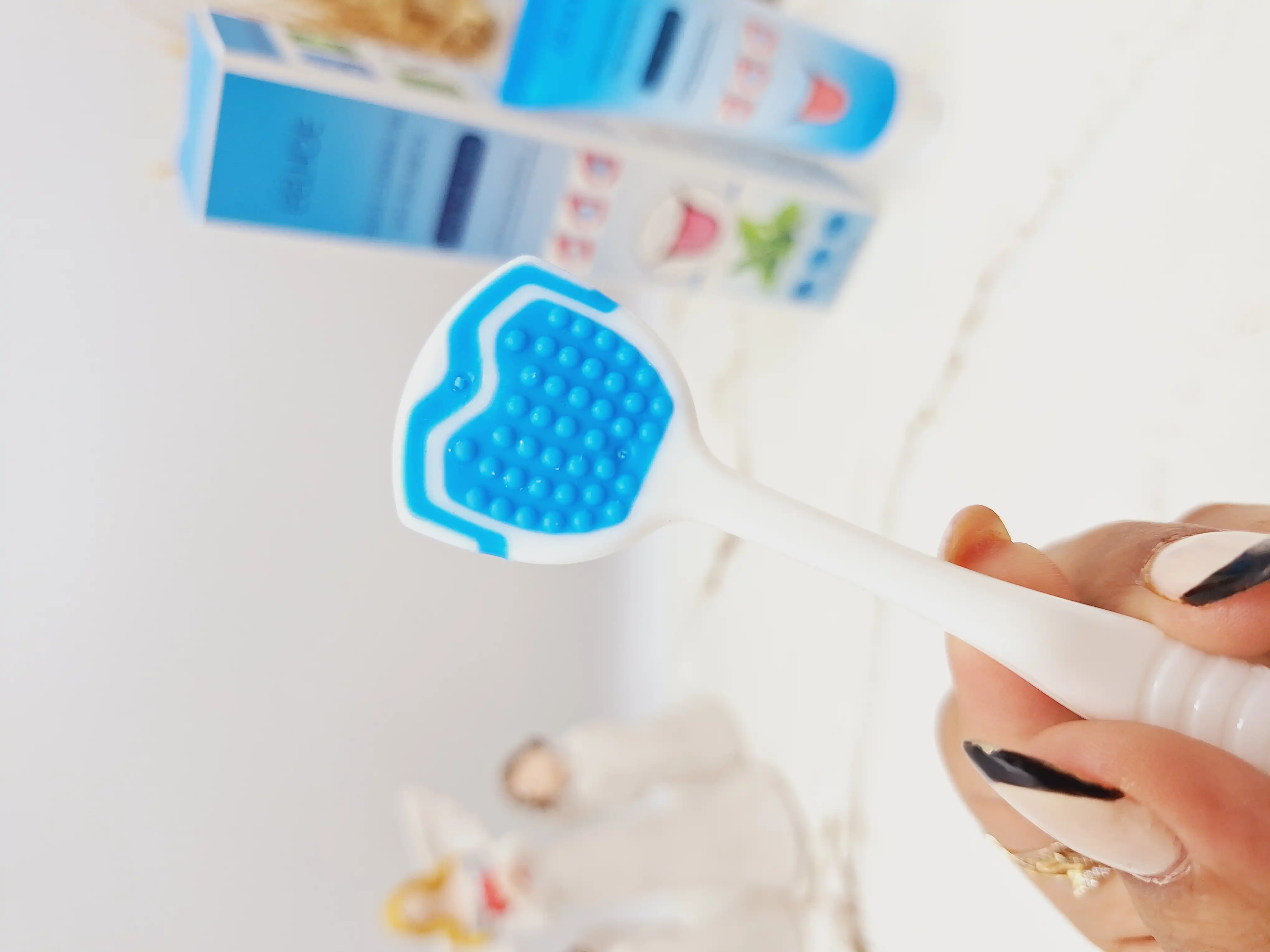 مسواک تمیز کننده زبان و خوشبو کننده دهان ایلهو کد 0376