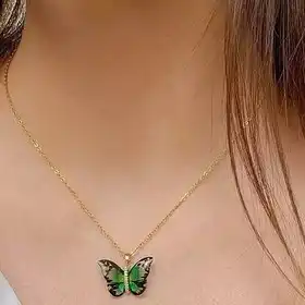 گردنبند زنانه طرح پروانه شیشه ای رنگ سبز استیل