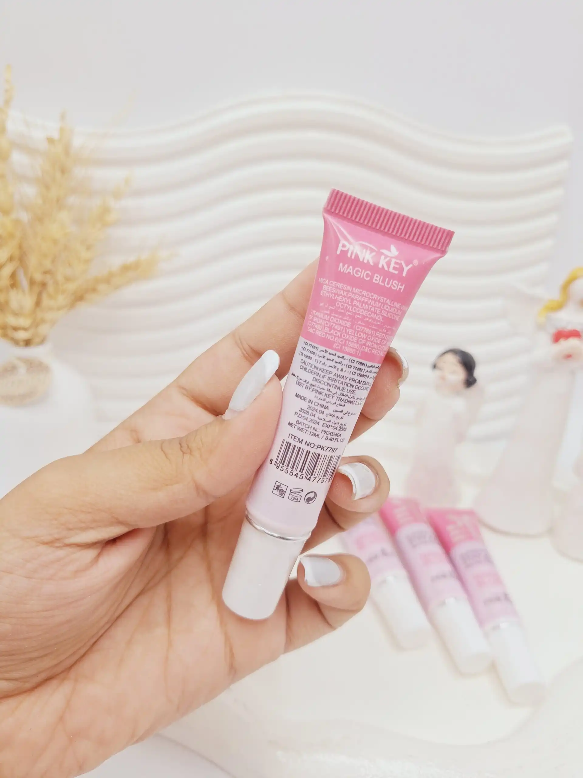 رژ گونه جادویی تیوپی سه بعدی 24 ساعته پینک کی کد 7797