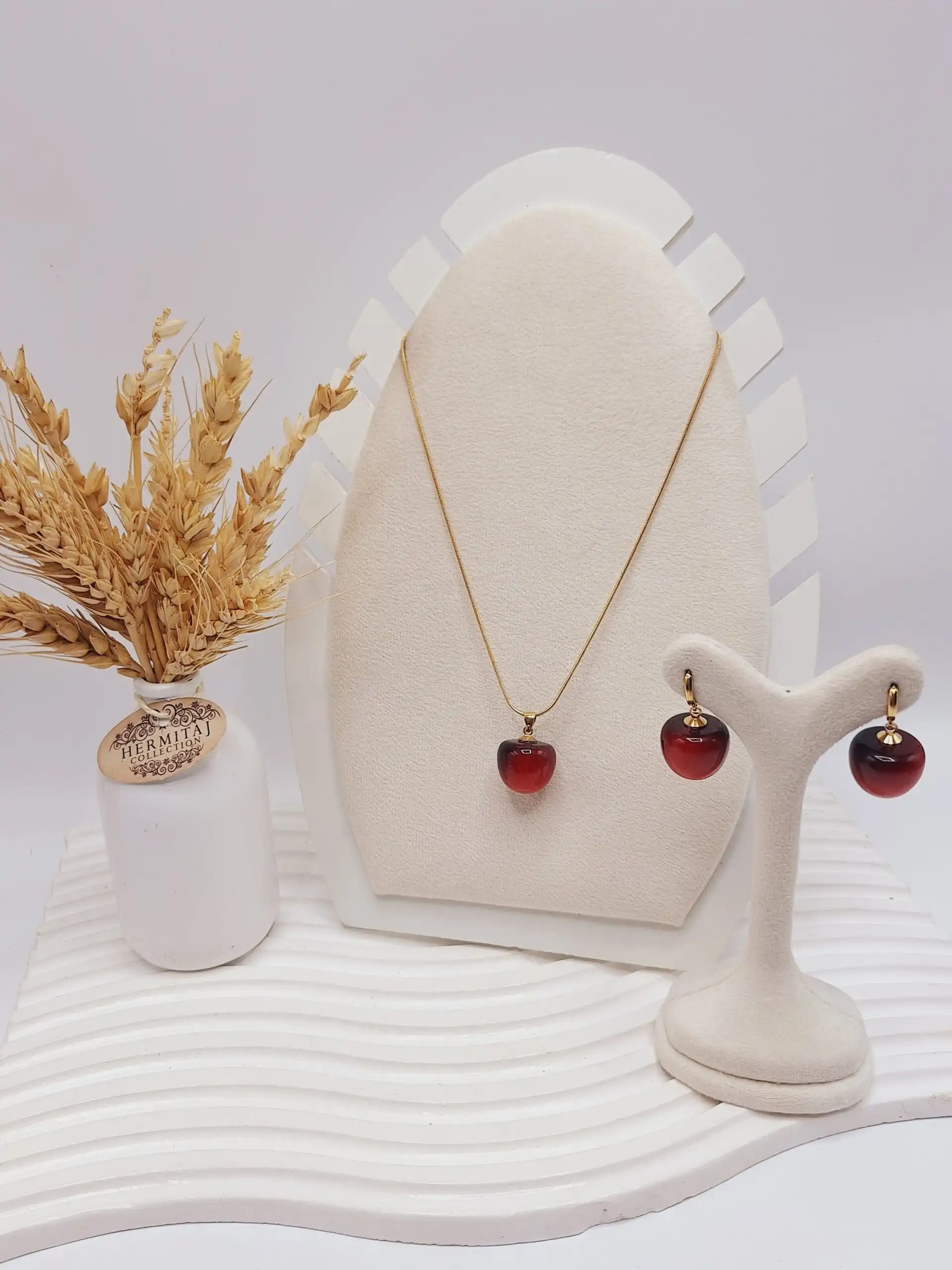 ست گوشواره و گردنبند طرح گیلاسی