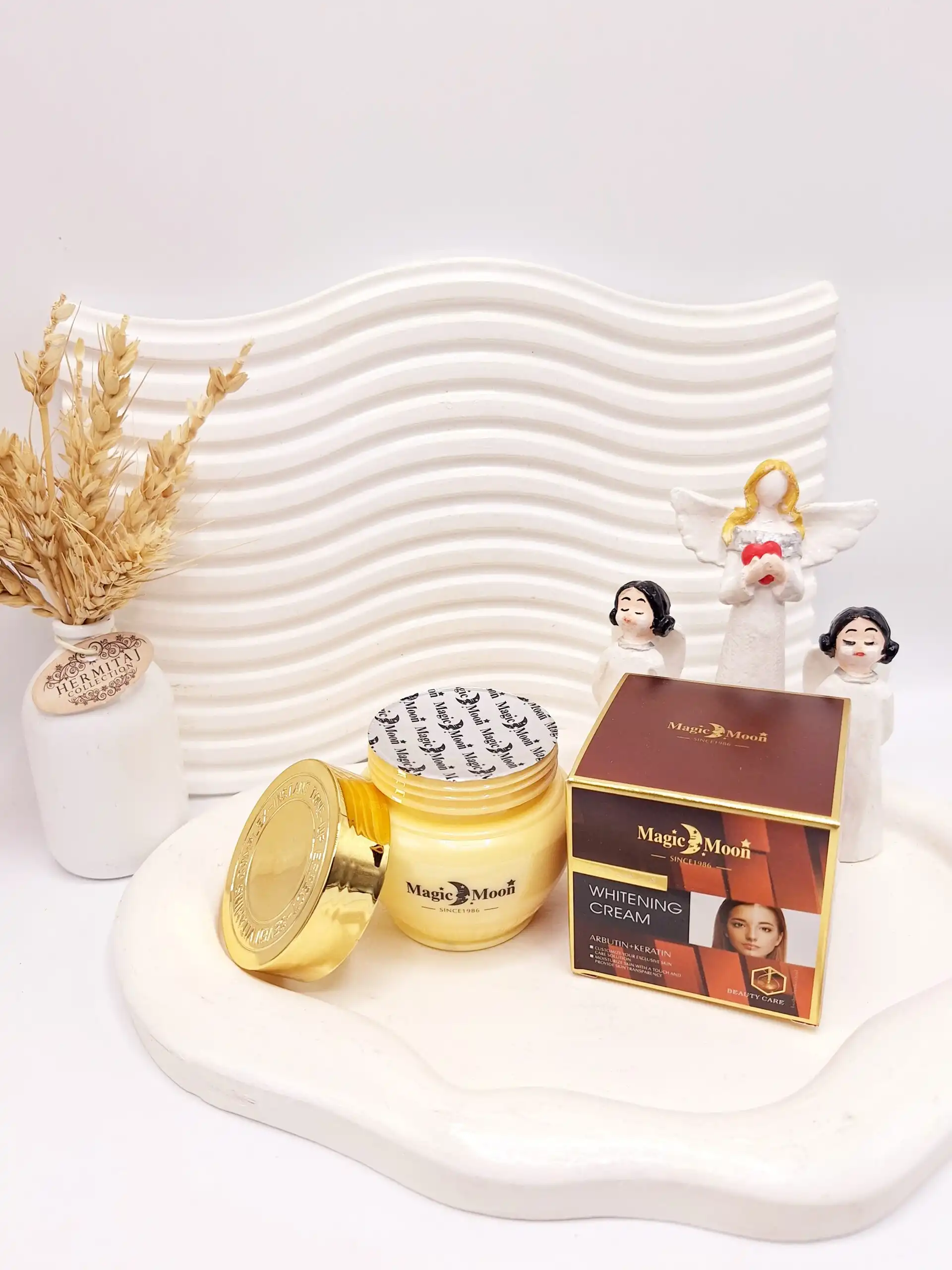 کرم سفید کننده تخصصی پوست صورت و بدن ماه جادویی Magic Moon کد 9592