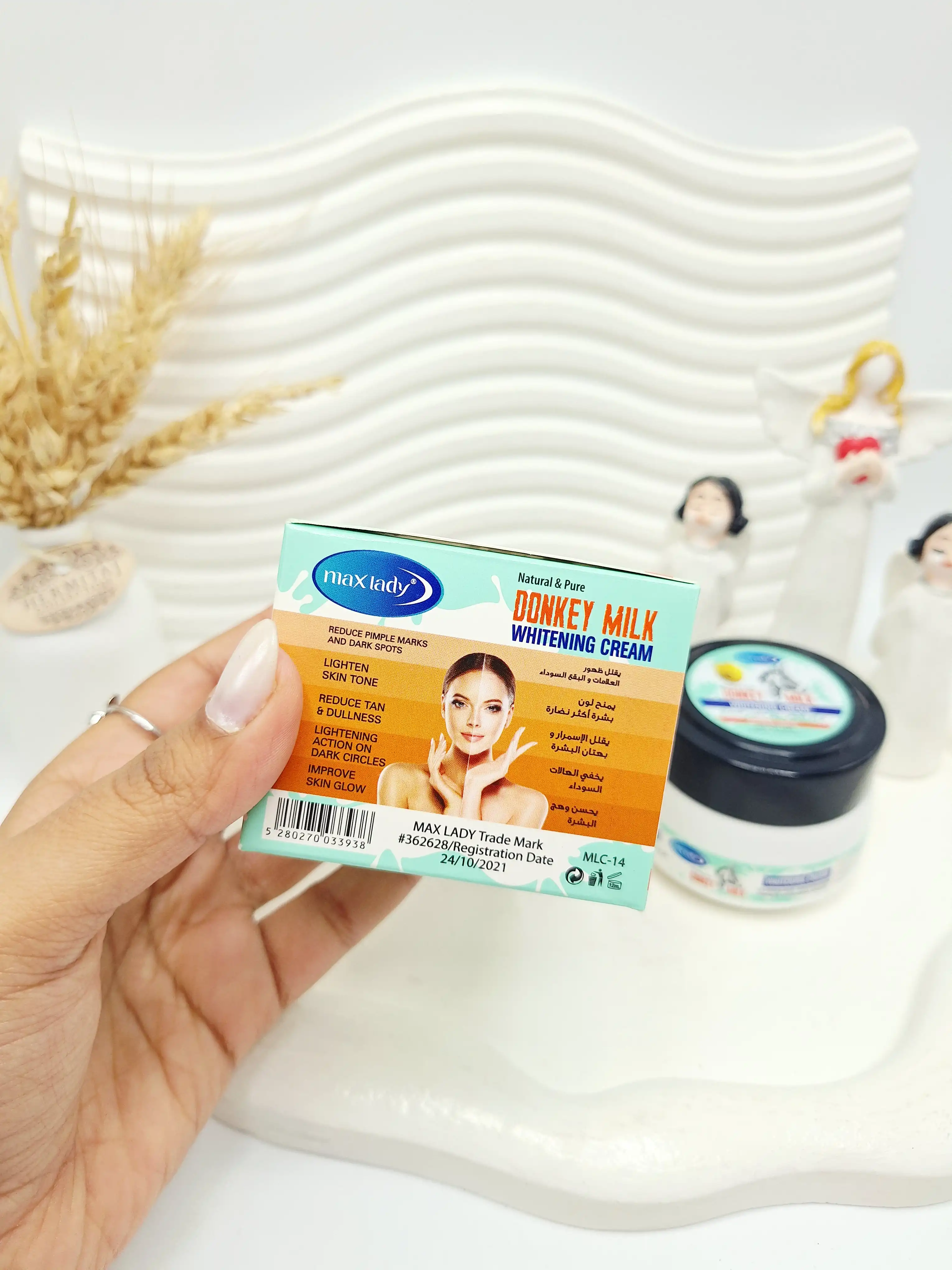 کرم سفید کننده صورت و بدن شیر الاغ مکس لیدی کد 3938