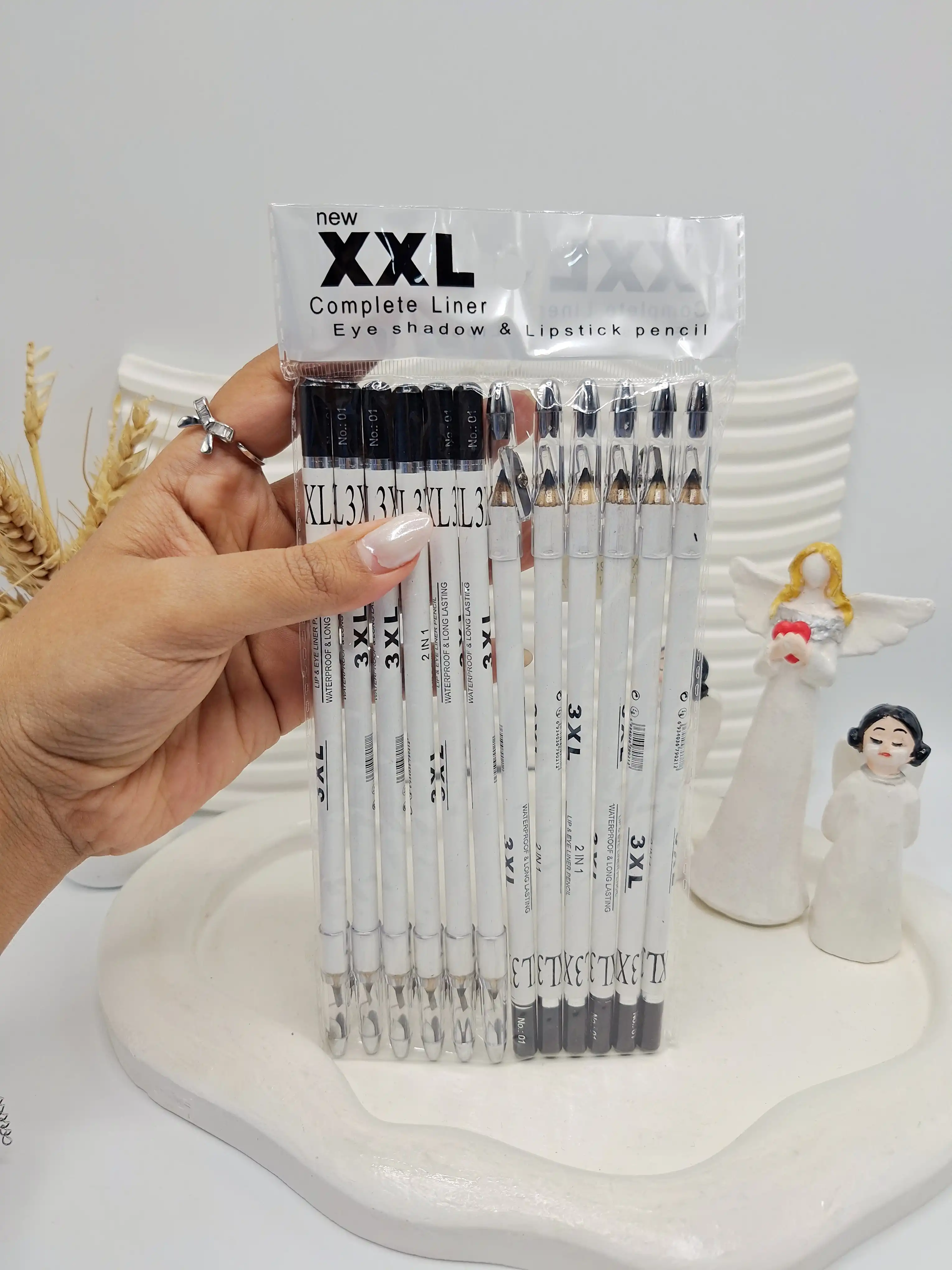 مداد چشم رنگ مشکی تراش دار برند 3XL کد 0212