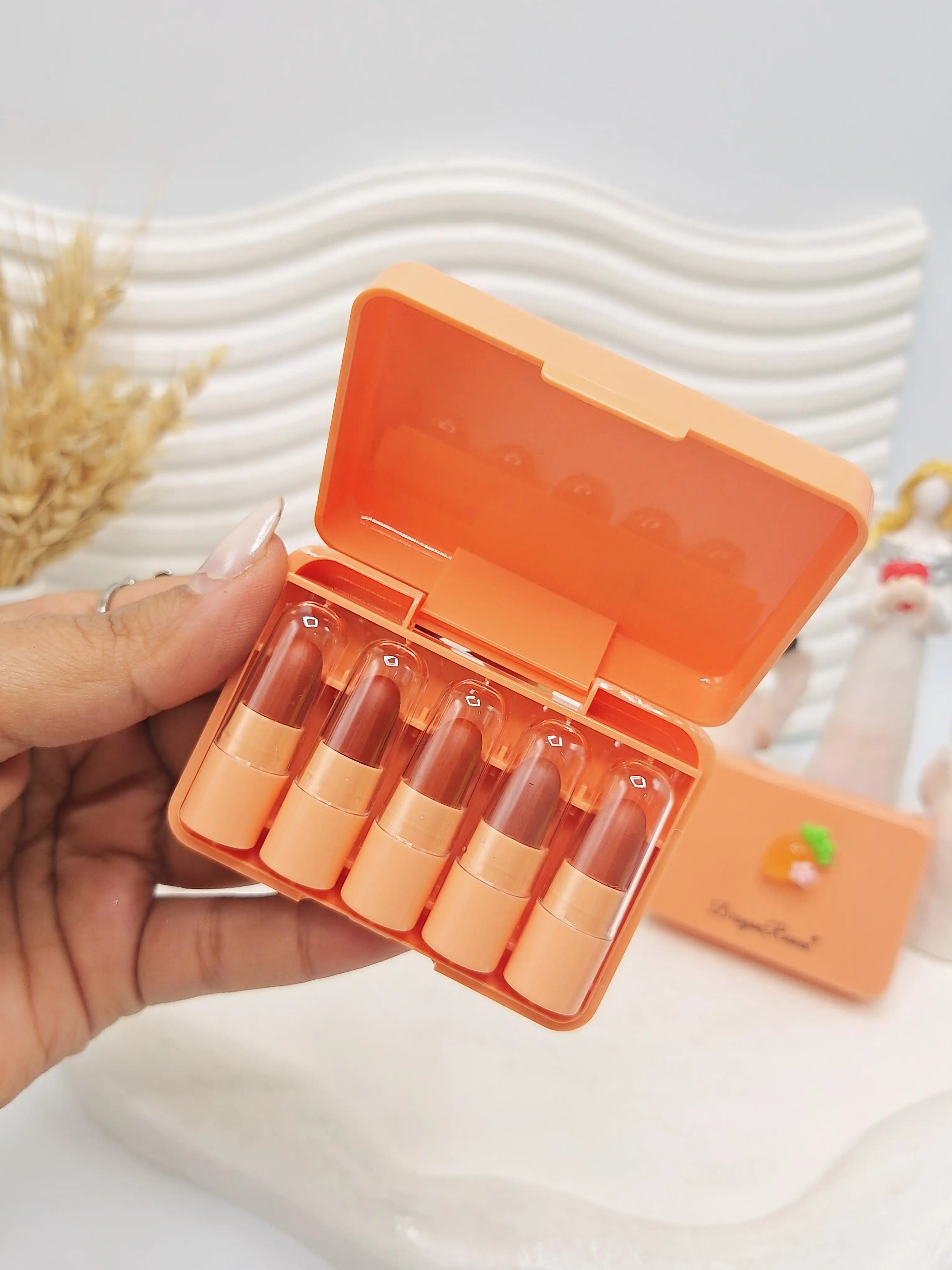 پک رژلب جامد هويج دراگون رانی کد 3994