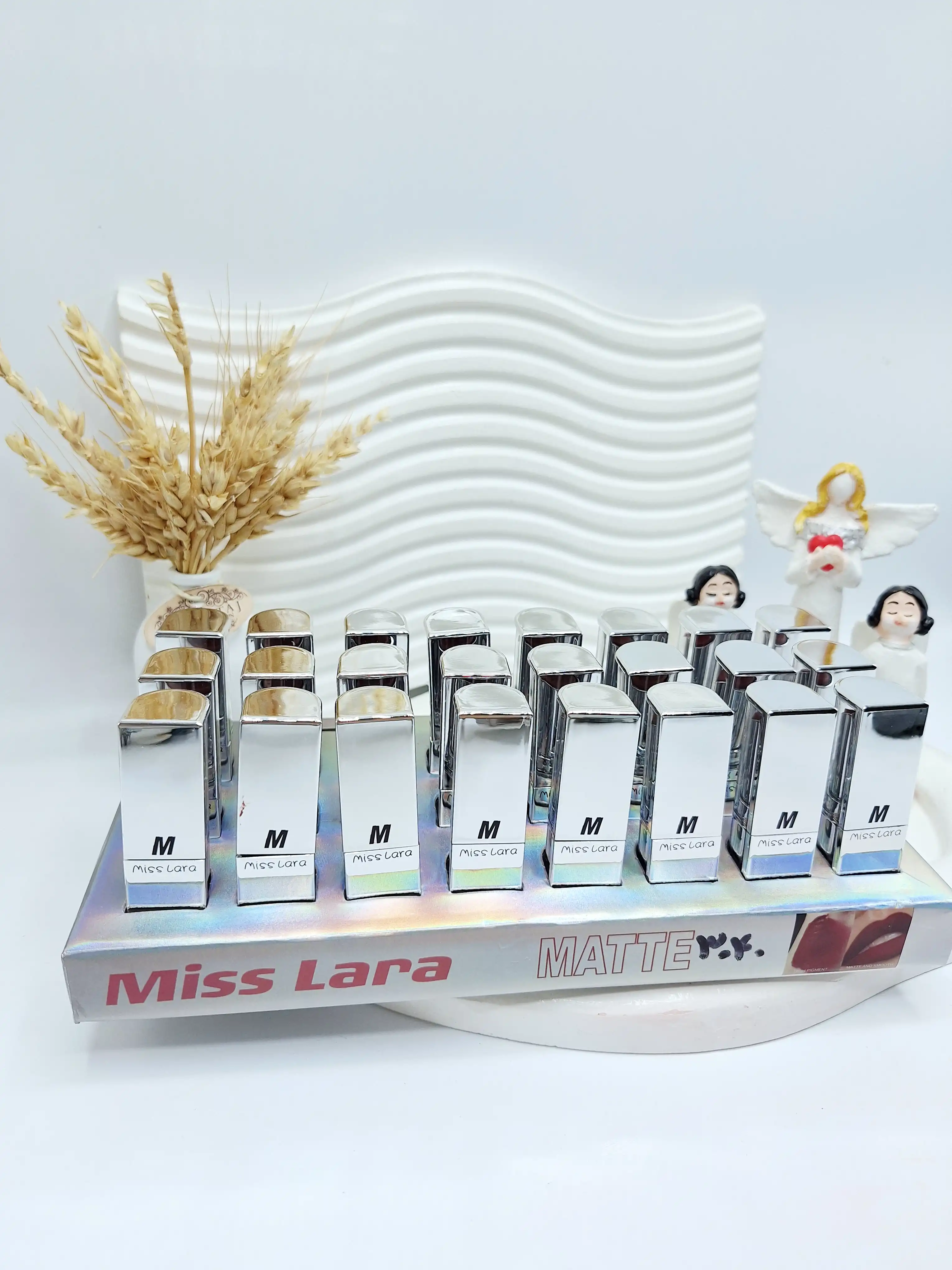 رژ لب جامد تکی مات Miss Lara بافت مخملی کد 3040