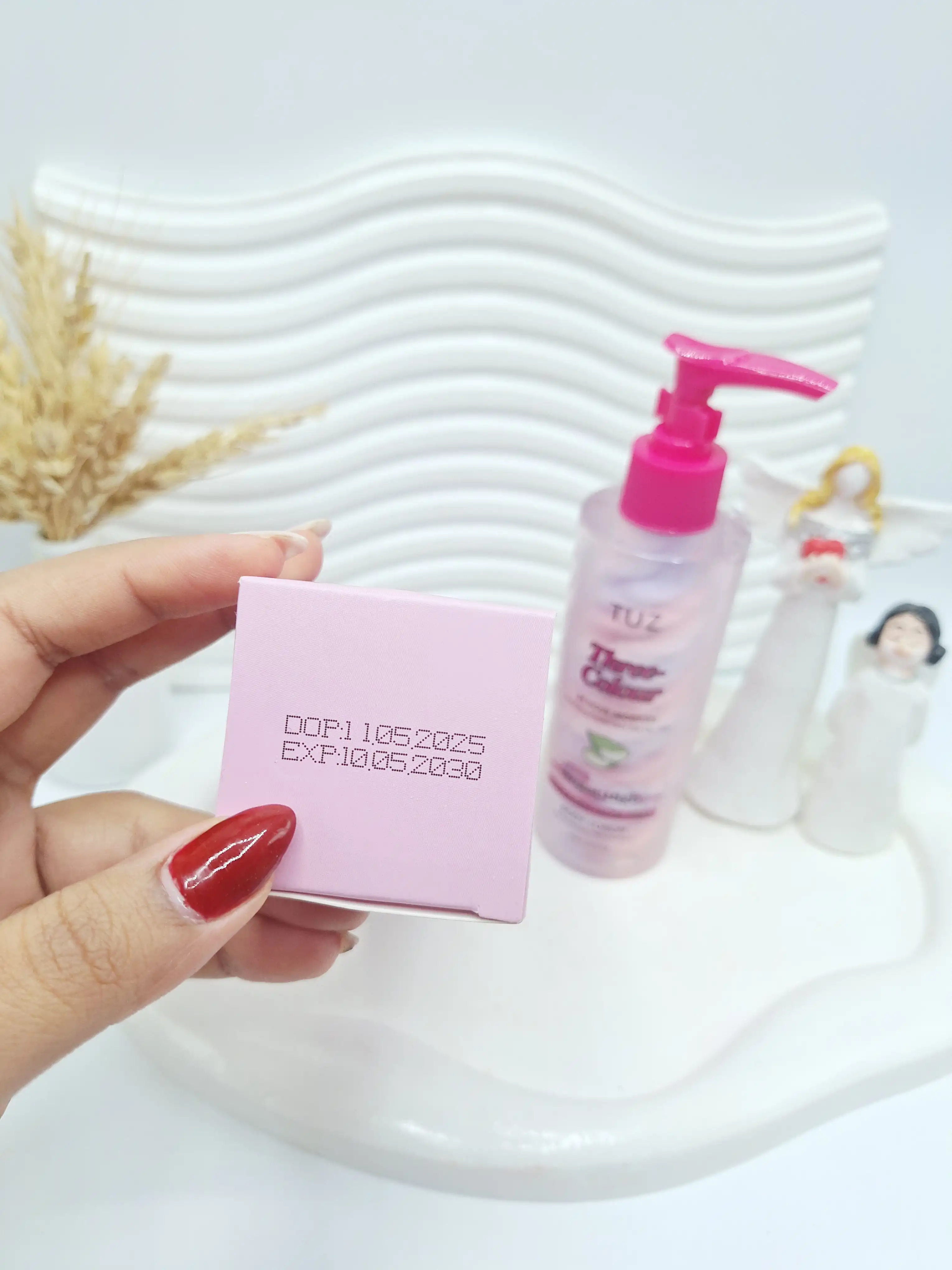 لوسیون بدن 3 رنگ کلاژن + آلوئه ورا با رطوبت 24 ساعته مناسب پوست خشک برند TUZ کد 7713